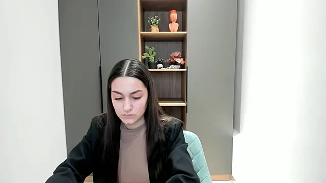 Snapshot of CordeliaFurci chatting on February 22, 6:57 am CordeliaFurci online show from February 22, 6:57 am