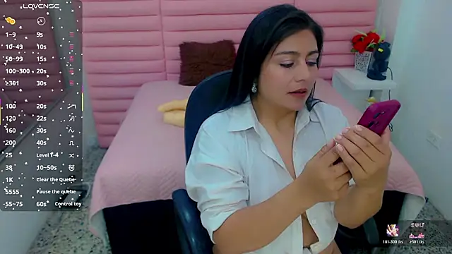 Snapshot of scarleth_whisper chatting on March 14, 8:25 pm scarleth whisper online show from March 14, 8:25 pm