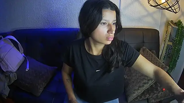 milk chloe  online show from May 8, 1:49 pm