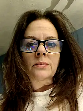 Snapshot of sexyhotcheryl chatting on April 20, 8:39 am sexyhotcheryl online show from April 20, 8:39 am