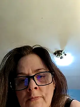 Snapshot of sexyhotcheryl chatting on April 24, 9:12 am sexyhotcheryl online show from April 24, 9:12 am