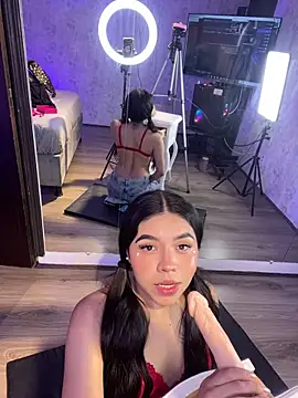 Snapshot of Ambarina_ chatting on April 30, 11:38 am Ambarina online show from April 30, 11:38 am