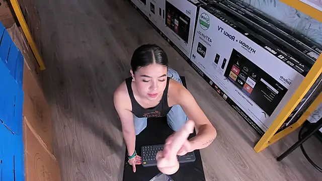 Snapshot of Ambarina_ chatting on May 7, 11:37 am Ambarina online show from May 7, 11:37 am