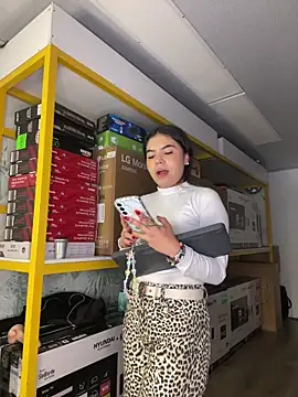 Snapshot of Ambarina_ chatting on May 12, 11:51 am Ambarina online show from May 12, 11:51 am