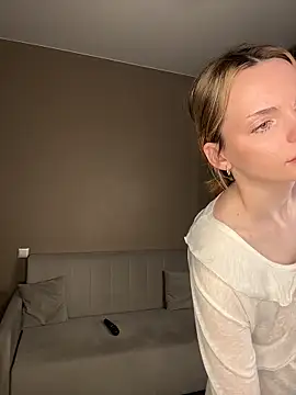 Snapshot of MaryFlare chatting on February 24, 12:19 am MaryFlare online show from February 24, 12:19 am