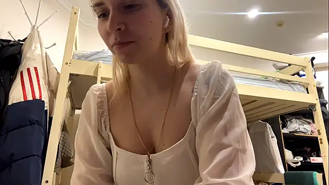 Snapshot of LiraDreamX chatting on February 26, 3:22 pm LiraDreamX online show from February 26, 3:22 pm