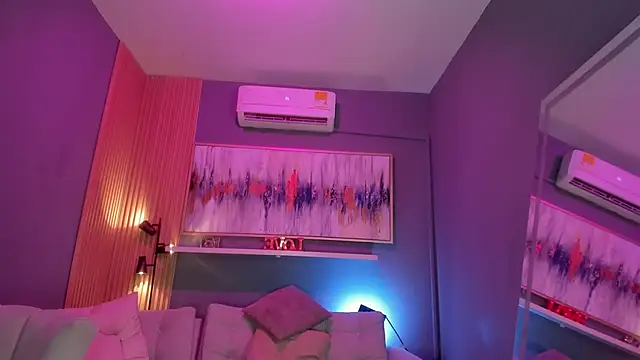 janinne lu online show from April 6, 11:11 am