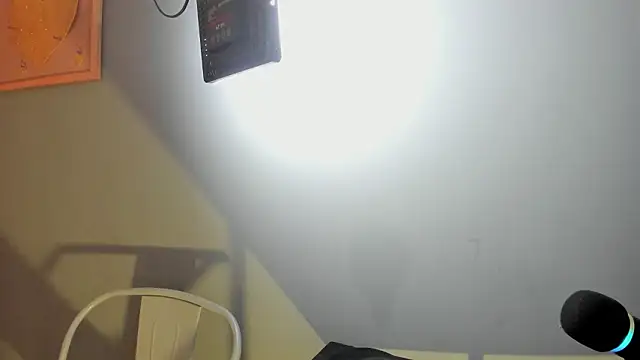 Snapshot of cailing_ chatting on March 18, 10:51 am cailing online show from March 18, 10:51 am