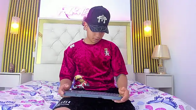 Axel Monroe online show from February 20, 6:19 pm