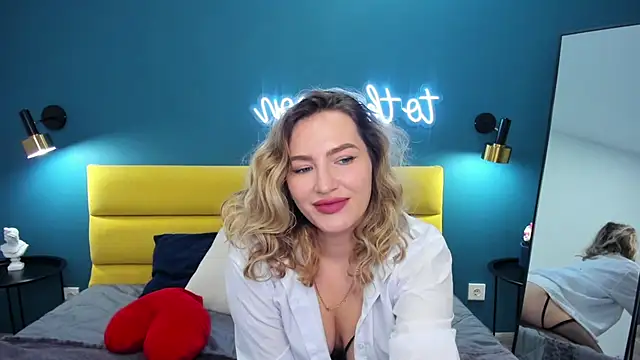 Snapshot of StellaAlluring chatting on March 10, 1:43 am StellaAlluring online show from March 10, 1:43 am