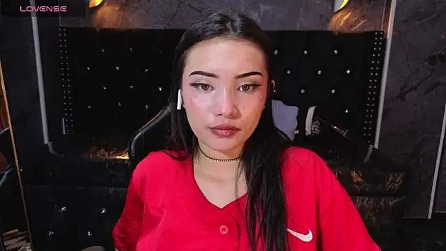 Daphne nicole b online show from May 20, 1:06 pm