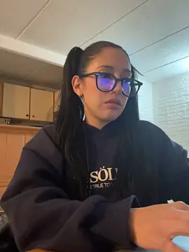 susi chimm online show from March 1, 2:02 am