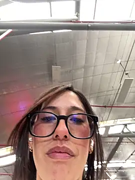 susi chimm online show from May 11, 2:45 pm