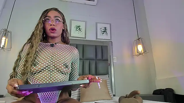 Kataleya west online show from May 22, 8:58 pm