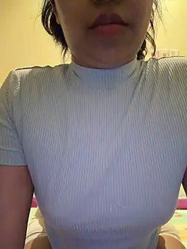 Snapshot of sessy_grl chatting on June 21, 3:36 pm sessy grl online show from June 21, 3:36 pm