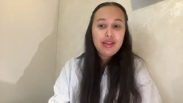 Snapshot of Dana_005 chatting on March 5, 8:49 pm Dana 005 online show from March 5, 8:49 pm