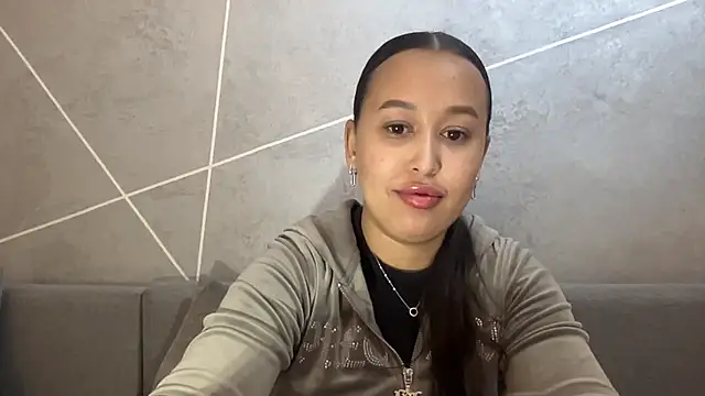 Snapshot of Dana_005 chatting on April 12, 8:25 pm Dana 005 online show from April 12, 8:25 pm