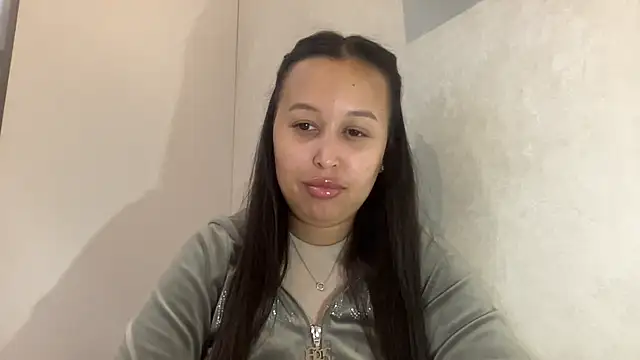 Dana 005 online show from May 5, 9:01 pm