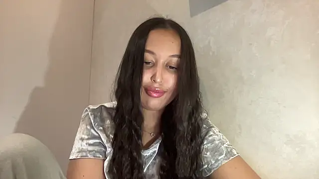Dana 005 online show from May 6, 8:25 pm