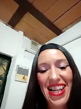 sandy 11  online show from March 25, 3:45 am