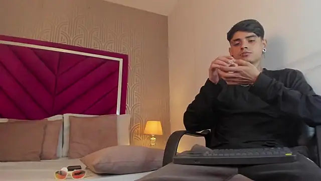 Dominic Foxx online show from March 23, 3:38 pm