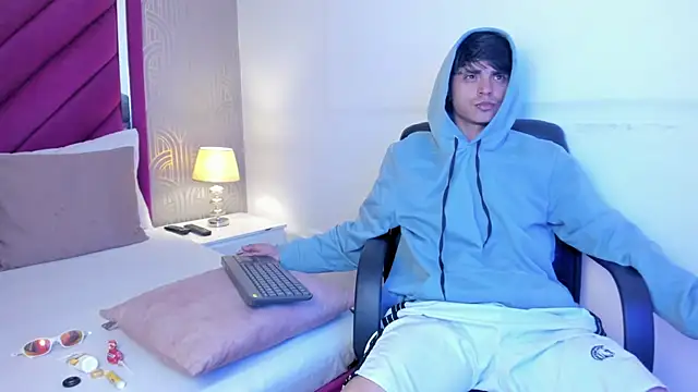 Dominic Foxx online show from March 24, 1:16 pm