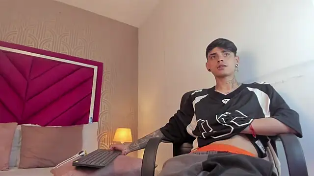 Dominic Foxx online show from March 25, 4:57 pm