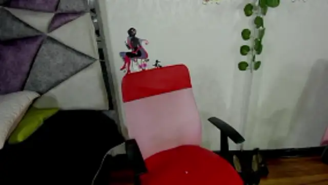 JennieRider online show from May 8, 4:45 pm