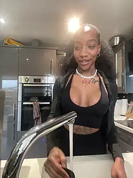 Snapshot of MississippiBabee chatting on February 24, 8:45 am MississippiBabee online show from February 24, 8:45 am