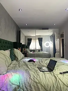 Snapshot of MississippiBabee chatting on March 7, 9:17 am MississippiBabee online show from March 7, 9:17 am