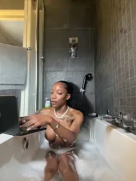 Snapshot of MississippiBabee chatting on March 27, 8:59 am MississippiBabee online show from March 27, 8:59 am