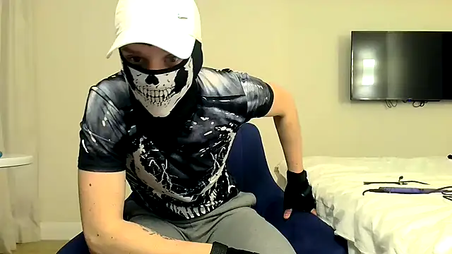 Snapshot of RyanRubber chatting on March 24, 7:19 pm RyanRubber online show from March 24, 7:19 pm