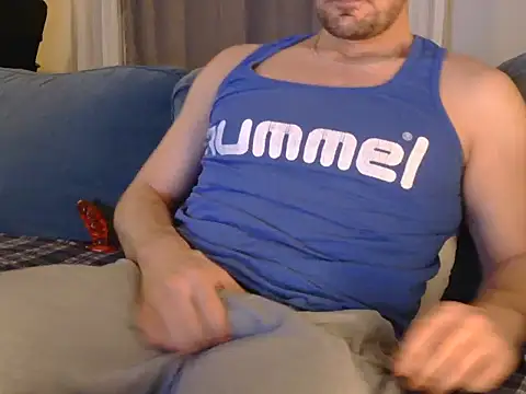 Snapshot of newboydaniel chatting on February 20, 11:27 pm newboydaniel online show from February 20, 11:27 pm