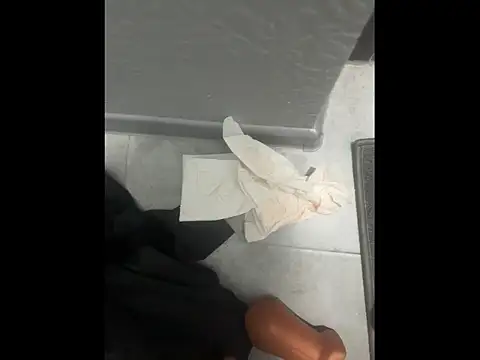 ObedientMonolith646 online show from April 3, 8:07 pm