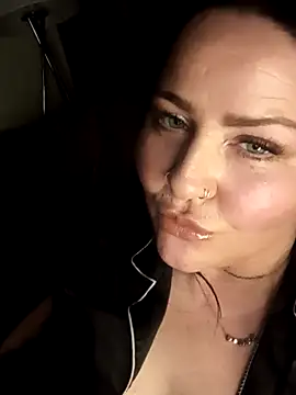 Snapshot of Kandi-kiss chatting on March 25, 9:43 pm Kandi-kiss online show from March 25, 9:43 pm