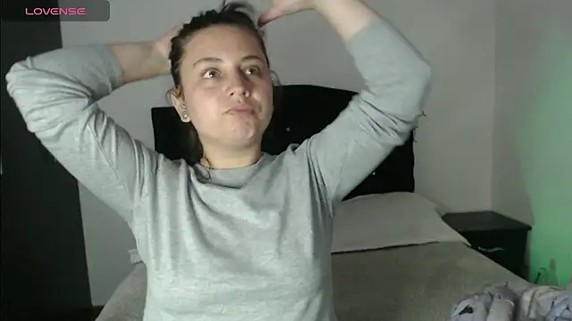 Snapshot of Ana__arms chatting on April 6, 3:02 pm Ana arms online show from April 6, 3:02 pm