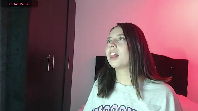 Snapshot of Ana__arms chatting on April 26, 7:11 pm Ana arms online show from April 26, 7:11 pm