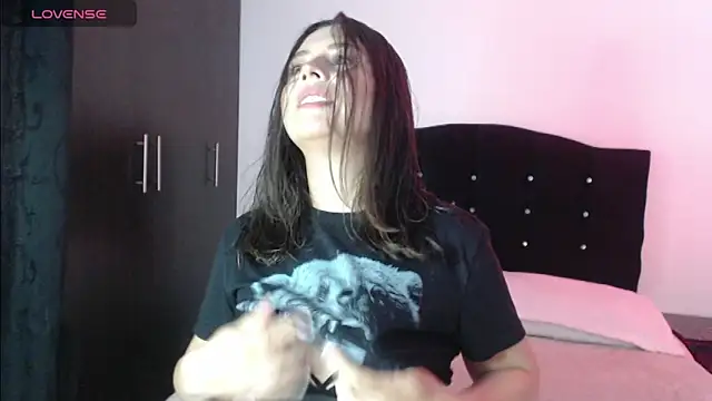 Snapshot of Ana__arms chatting on May 7, 5:40 pm Ana arms online show from May 7, 5:40 pm