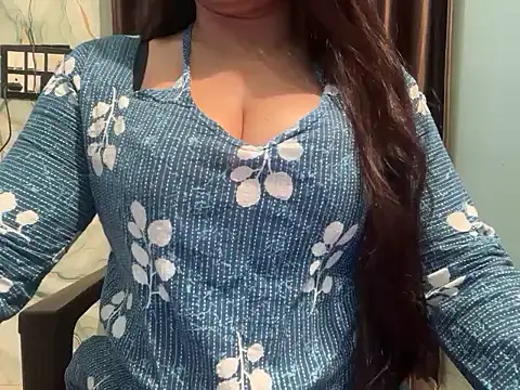 Avneet kaurr1 online show from May 17, 1:36 am