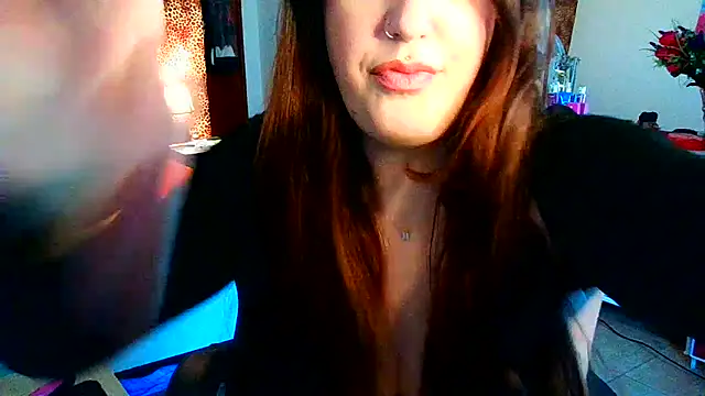 Snapshot of Lilbadmiaxo chatting on March 15, 6:03 pm Lilbadmiaxo online show from March 15, 6:03 pm