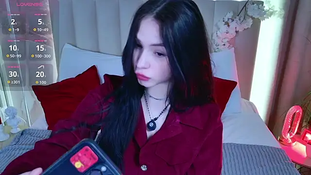 Snapshot of SatiraLux chatting on March 2, 11:50 am SatiraLux online show from March 2, 11:50 am