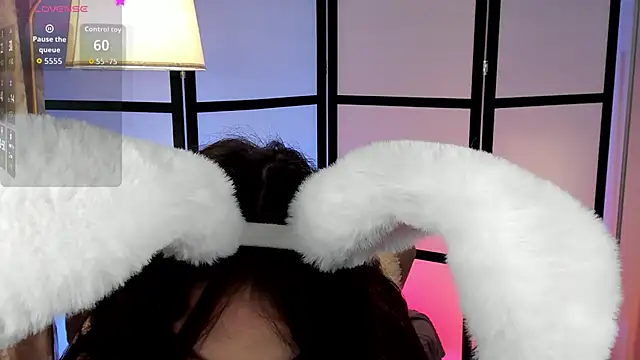 Snapshot of SatiraLux chatting on April 2, 5:43 pm SatiraLux online show from April 2, 5:43 pm