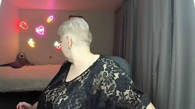 Mary-Leee online show from May 5, 5:37 am