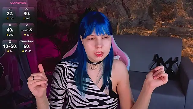 Snapshot of SofiaSterns chatting on March 5, 1:45 am SofiaSterns online show from March 5, 1:45 am