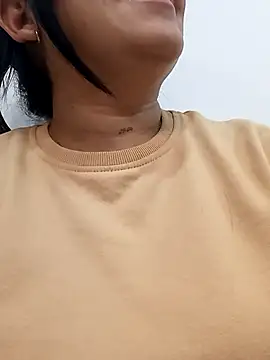 Snapshot of Melie_me chatting on March 27, 10:48 am Melie me online show from March 27, 10:48 am