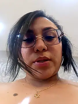 Snapshot of Melie_me chatting on March 29, 2:17 pm Melie me online show from March 29, 2:17 pm