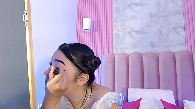 ArianaRougee online show from May 3, 10:32 am
