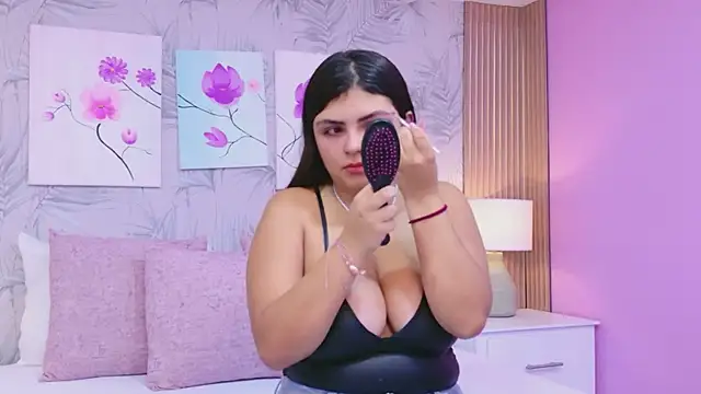 EmmaLeens online show from March 27, 11:54 am