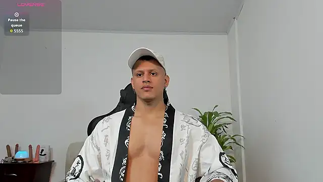 Snapshot of Alex_towerss chatting on March 10, 2:22 pm Alex towerss online show from March 10, 2:22 pm