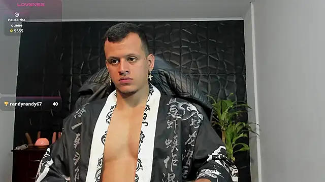 Snapshot of Alex_towerss chatting on March 22, 3:37 pm Alex towerss online show from March 22, 3:37 pm